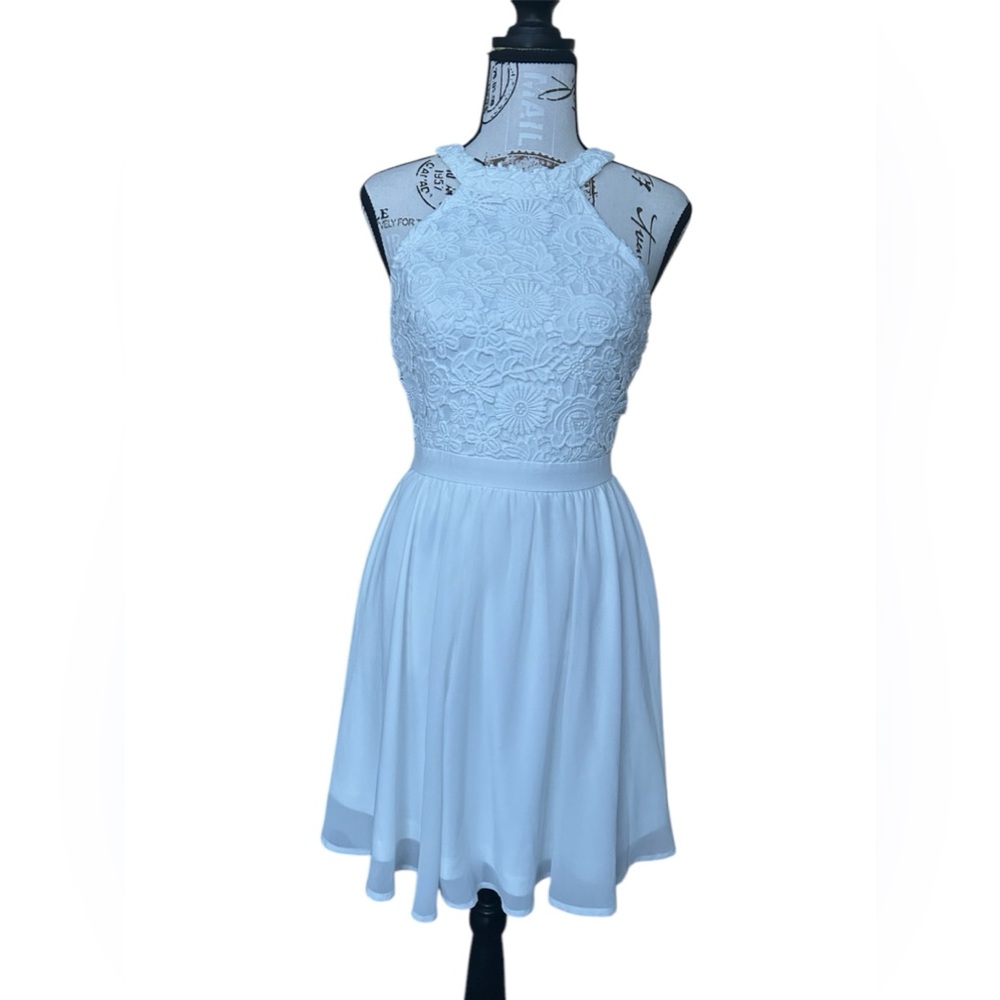 Lulu’s NWOT white lace top mini skater dress size XS - Picture 3 of 12